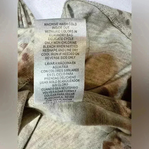 COPY - Democracy Core Essential women’s size Small animal print puff sleeve t s… - Picture 7 of 8